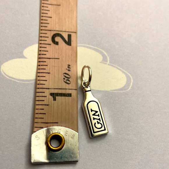 5/$10❤️❤️❤️New Tibetan Silver GIN Charm - Picture 2 of 2